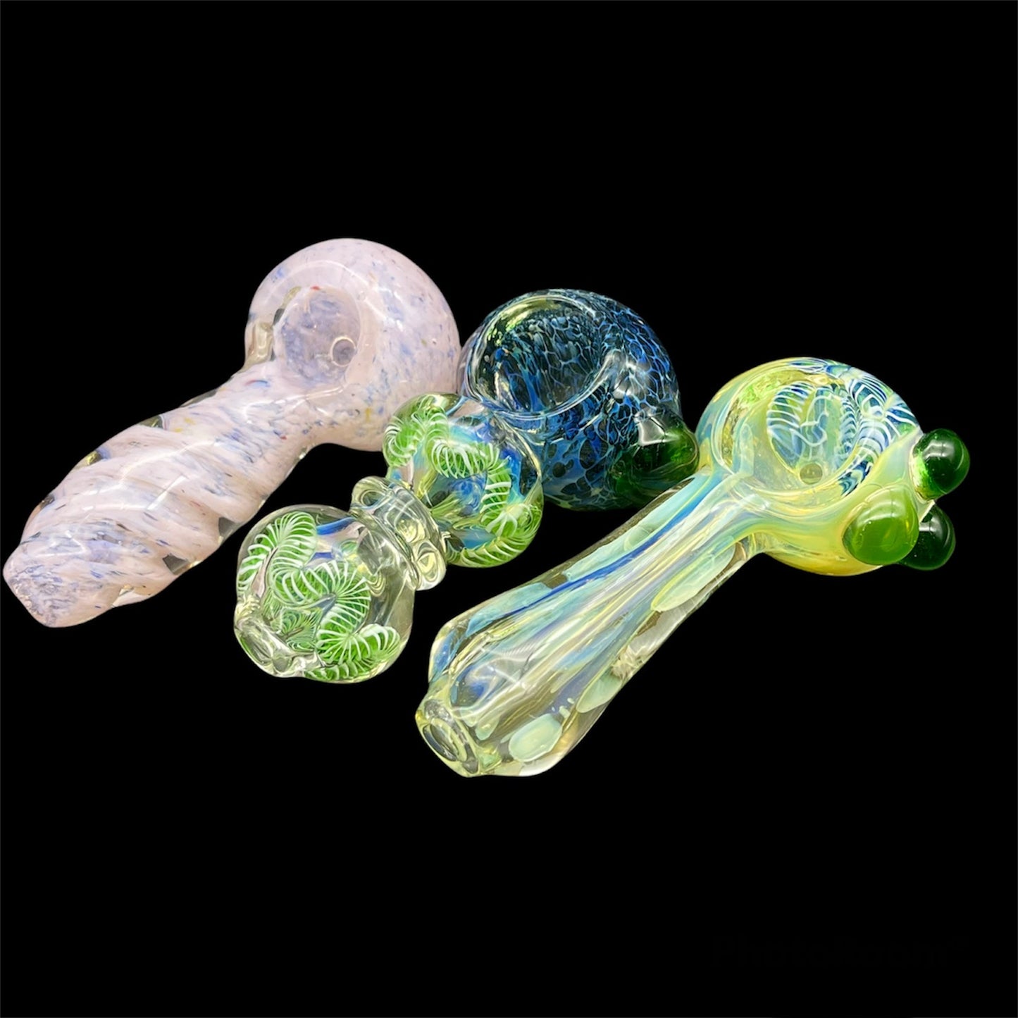 https://www.uniquesmokeshop.com/cdn/shop/products/mysteryglasspipes_1445x.jpg?v=1645758167